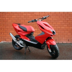 Kit carrosserie Nitro / Aerox 8 pièces, 7 différents coloris ROUGE • Motorkit